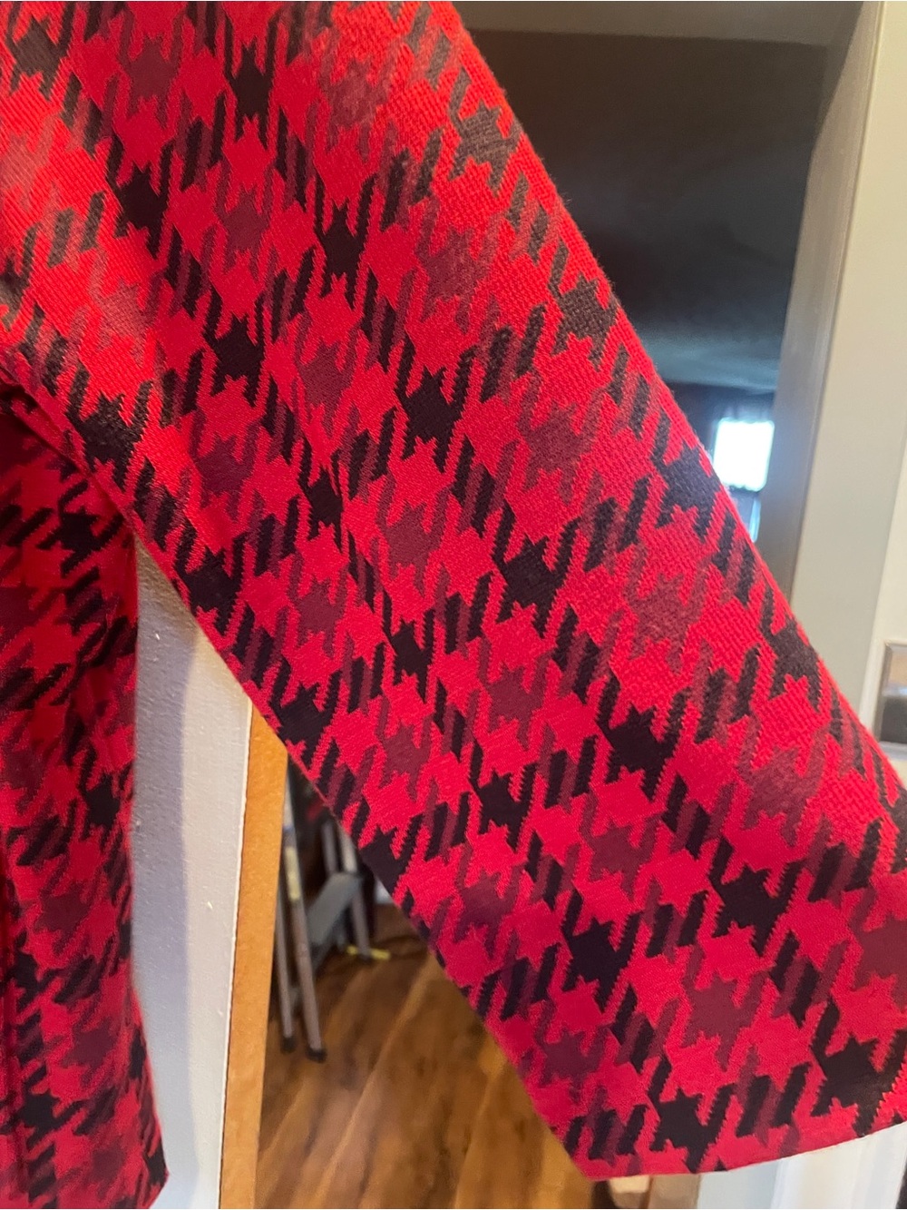 Covington Red and Black Houndstooth Button-Front Blazer  with pockets size XL - Picture 4 of 6